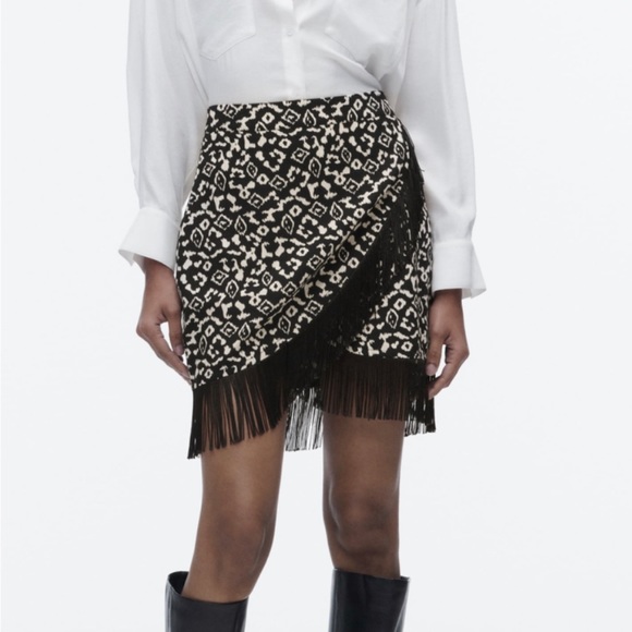 Fringed printed wrap skirt - Picture 1 of 6